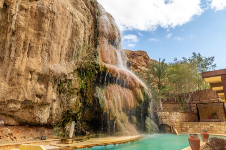 Tratamientos de aguas termales en Jordania con Siente Arabia viajes exclusivos