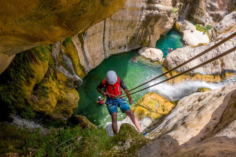 Viajes de aventura a Omán, cañones, wadis y barranquismo con Siente Arabia