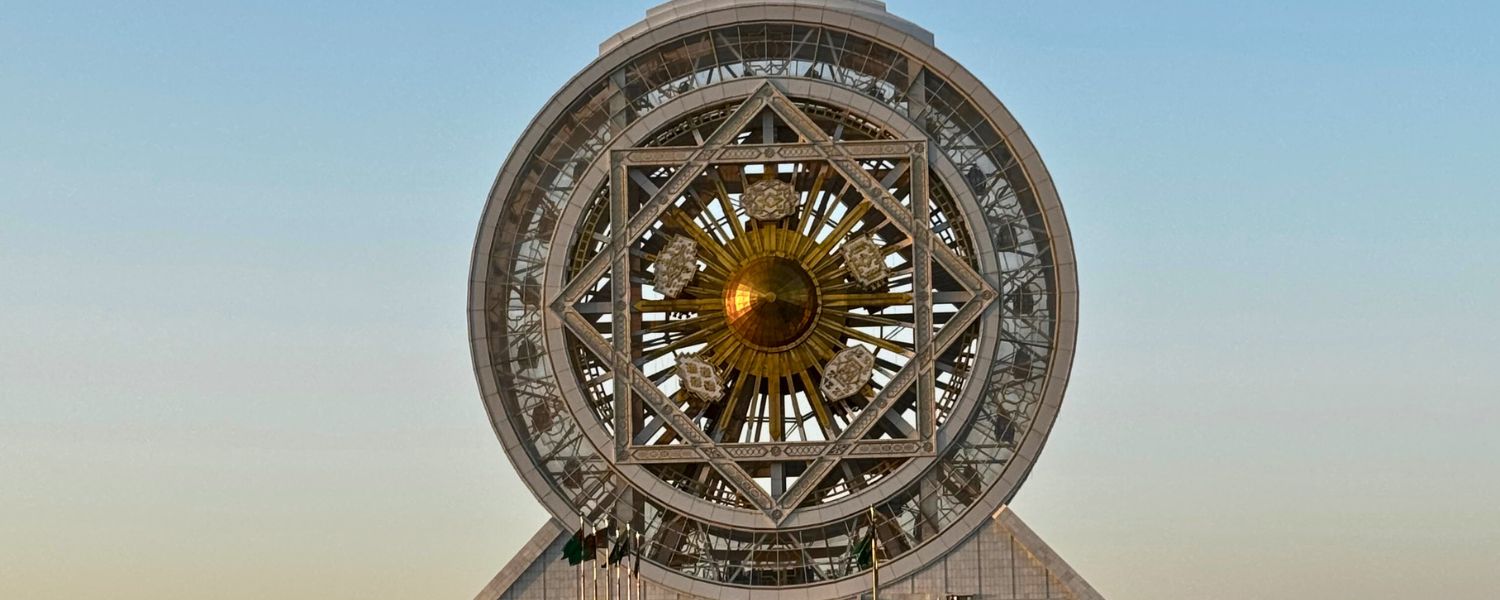 Expedición a Turkmenistan - Viaje en grupo reducido - La futurista Ashgabat