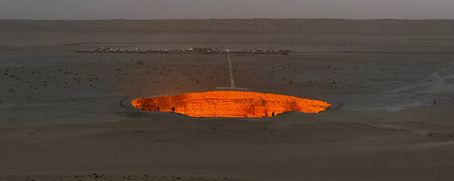 Viaje a Turkmenistán, Expedición en grupo. amanecer en Darvaza